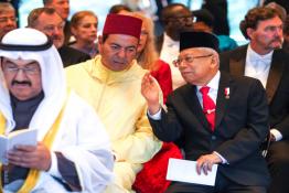 Image du Maroc Professionnelle de  SAR le Prince Moulay Rachid représente SM le Roi à la cérémonie d’intronisation du nouvel empereur
Naruhito du Japon qui a solennellement proclamé mardi 22 octobre son intronisation au cours d'une somptueuse Fête solennelle au palais impérial de Tokyo. Plusieurs chefs d'Etat et dignitaires de quelque 180 pays y étaient présents., le 22 Octobre 2019 (Photo/ SPPR) via Jalilbounhar.com 